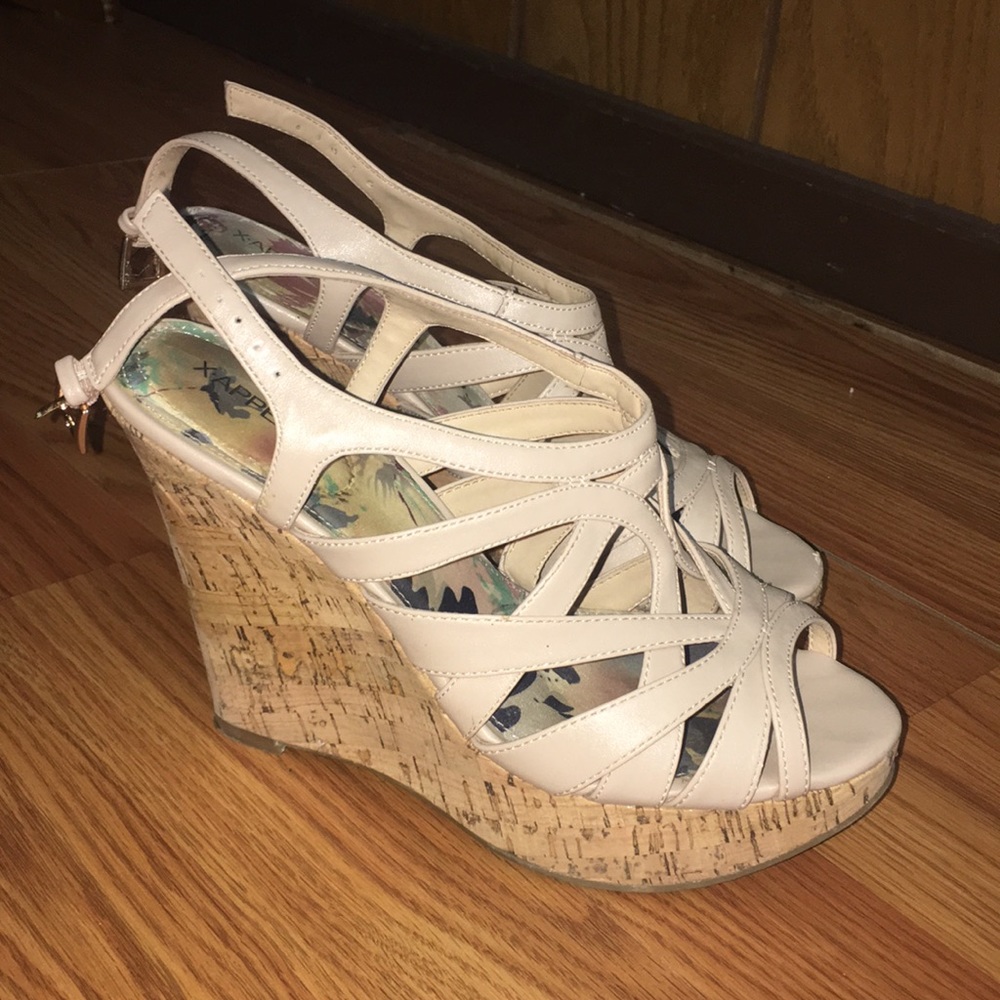 Size 8 Nude wedges 👡